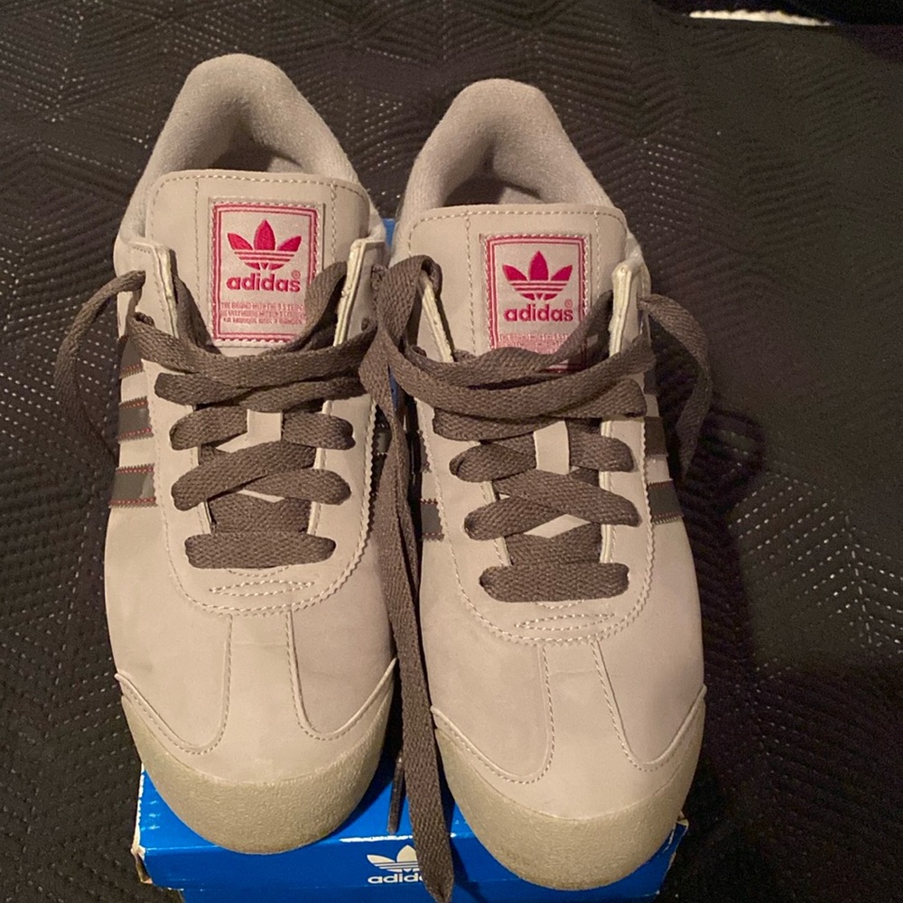 Women’s Sneakers